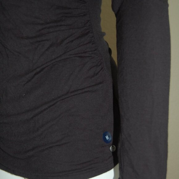 NWOT Abercrombie & Fitch, Viscose Cold Shoulders Ruched Top, Women Size M, Black - Picture 6 of 6